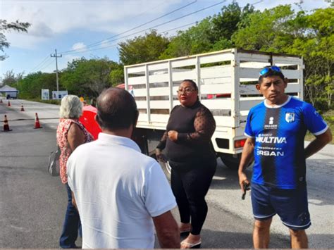 Habitantes de Mahahual bloquean carretera ante la falta de extracción ...