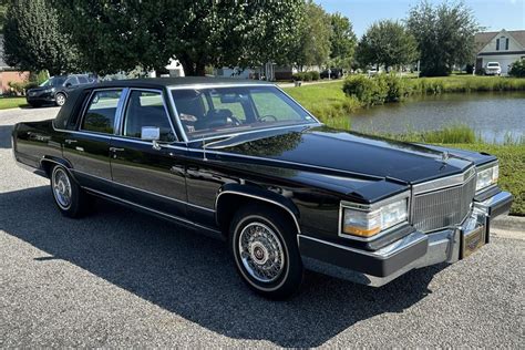 2015 Cadillac Brougham 1990 Cadillac Fleetwood | Classic Auto Mall
