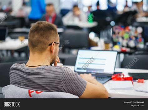 Example of Computer Programmer Coder 的图像结果