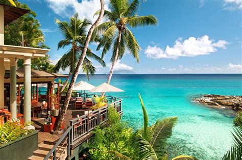 https://www.seyexclusive.com/images/uploads/-SEYCHELLES/HILTON-NORTHOLME-HOTEL/_main/Exterior_HR.jpg