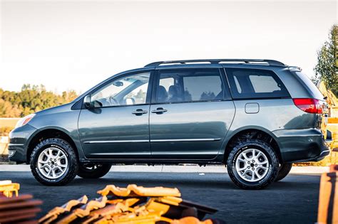 What’s A Lifted Off-Road Ready Toyota Sienna Worth To You? | Carscoops