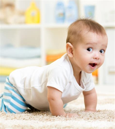 When Does Baby Start Waving? Age, Signs and Ways To Encourage