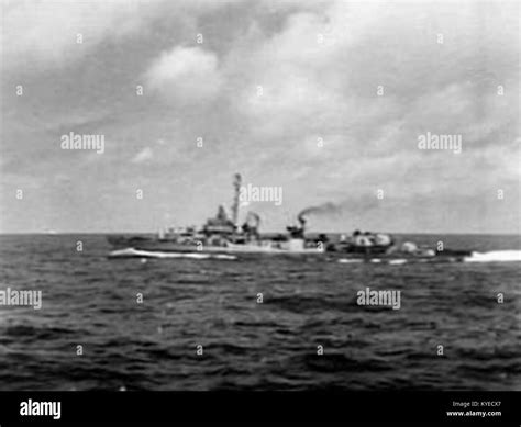 World war ii destroyer fletcher class hi-res stock photography and ...