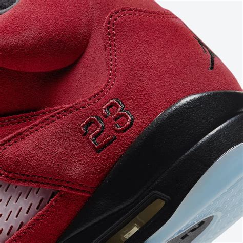 La Air Jordan 5 Raging Bull de retour en avril