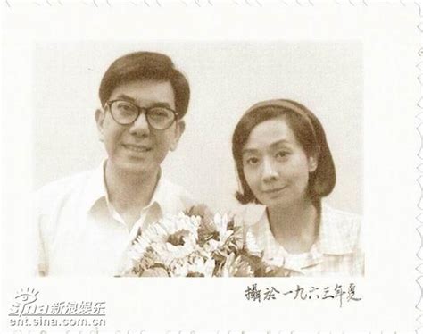 黄秋生毛舜筠“结婚照”曝光 模范夫妇30年(图)_影音娱乐_新浪网