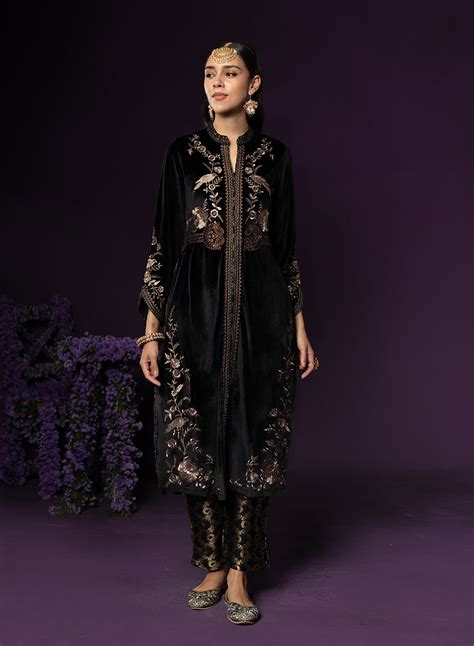 Avira Black Zari Embroidered Velvet Co-ord Set – Lakshita
