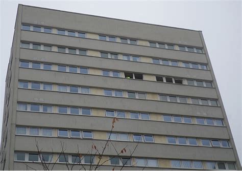 High-Rise Window Installation 的图像结果