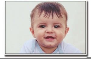 Posterhouzz Baby looking Fine Art Print - Children posters in India ...