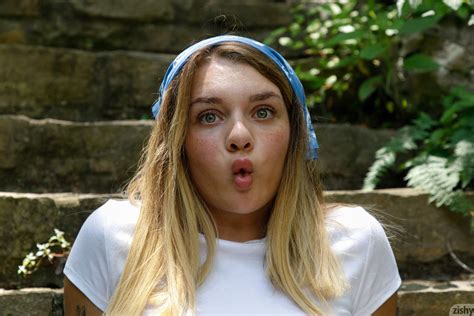 Gabbie Carter Фото (58 фото)