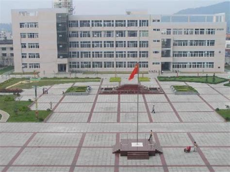 信阳艺术职业学院一期建筑主体已全部封顶，今年9月信阳再添一所高校