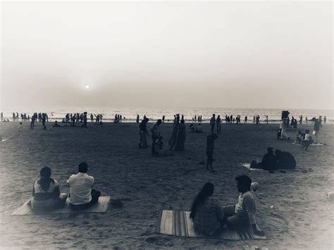 A guide to Mumbai’s iconic seaside beauty Juhu Chowpatty