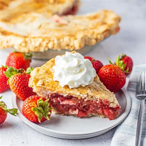 Best Strawberry Rhubarb Pie: A Tangy & Sweet Summertime Treat