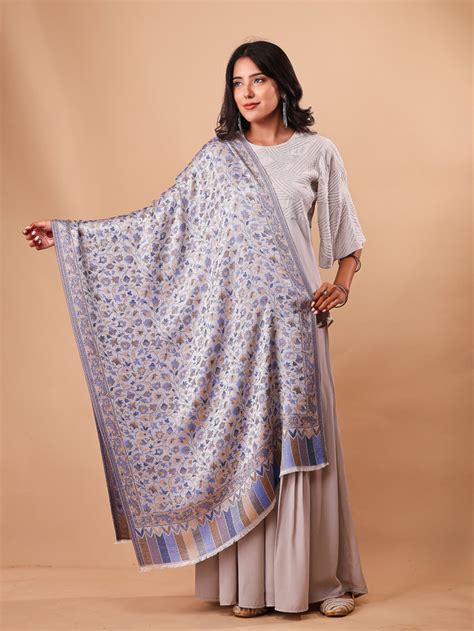 Small Paisley Kani Stole – The Shawl Studio