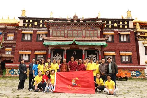 十国海外留学生深入感受四川藏区风俗民情|甲居藏寨|留学生|王鹏_新浪新闻