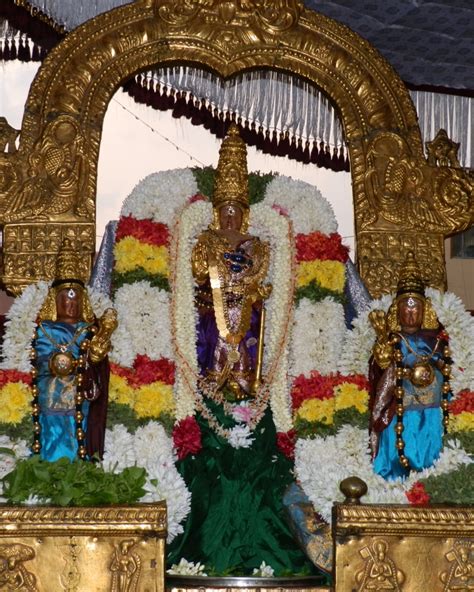 Kairavini karaiyinile - திரு அல்லிக்கேணி குளக்கரையோரம்: October 2012