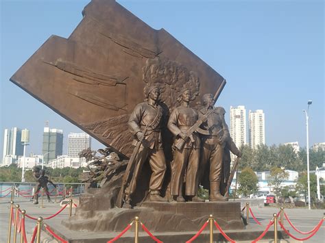南昌建军雕塑广场 - 南昌游记攻略【携程攻略】