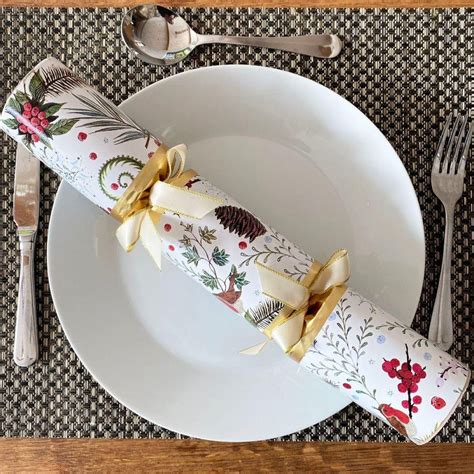 6 Large Robin Traditional Christmas Crackers, Party Table Decorations ...