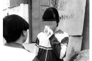 3女生围殴同学视频疯传 涉事者为初二学生(图)|中学生|校园暴力_新浪教育_新浪网