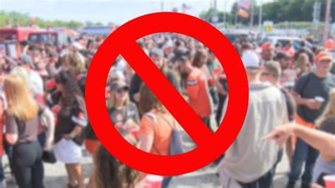 Tailgating at Muni Lot prohibited under updated civil emergency order ...