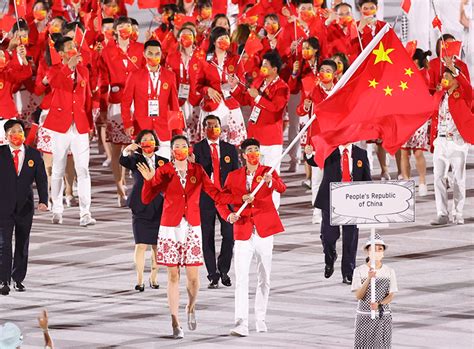 北京冬奥会举行开幕式 中华人民共和国国旗入场_冬奥会开幕式倒计时 鸟巢氛围拉满_冬奥会开幕式节目单揭晓_金博洋冬奥会首秀