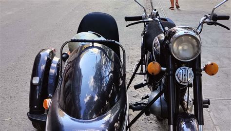 Tour en moto clásica o con sidecar por La Habana, Havana - Central de ...