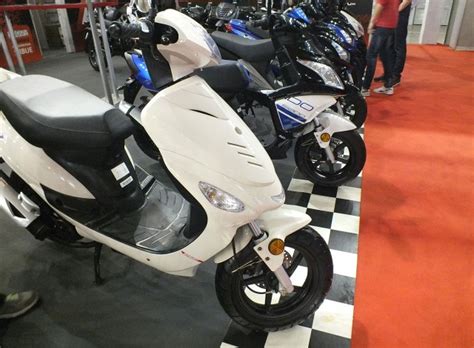Odložena obaveza za vlasnike mopeda: Može registracija i bez potvrde o ...
