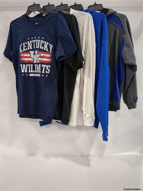 University Of Kentucky Apparel - T-shirts And Hoodies (Sizes M And L ...