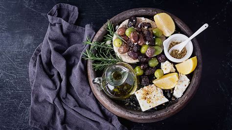 Traditional Greek cuisine and its benefits - Paliria