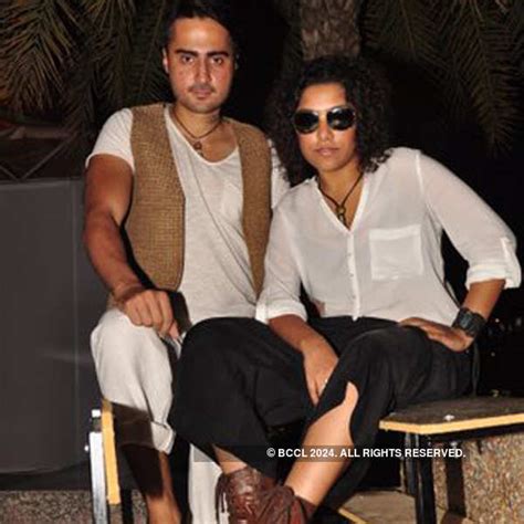 Hari and Sukhmani's live performance at the Denim Week celebrations ...