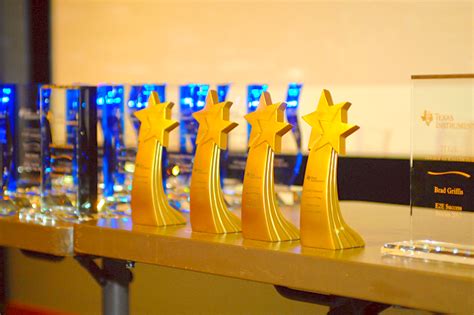 An opportunity offered by Award ceremonies to dress in formal attire