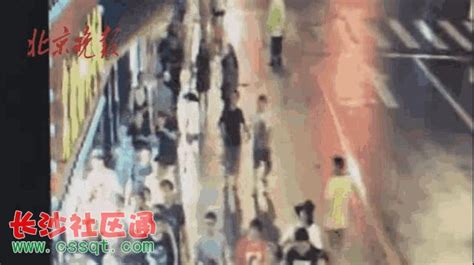 南京银行门口枪击案 一名储户中弹身亡(组图)-搜狐滚动