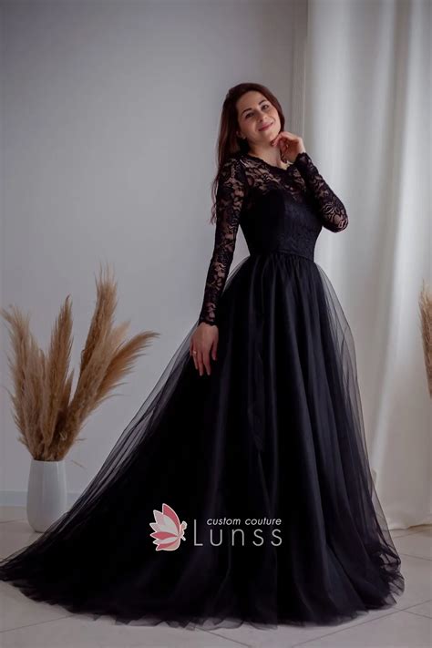 Elegant Black Lace and Tulle Long-sleeve Formal Dress - Lunss