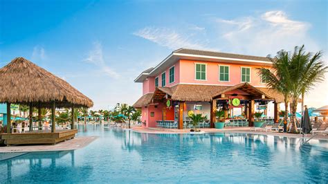 Fins Up Beach Club | Fort Myers Beach | Resort Guest