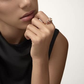 Luxury Jewelry Rings on Cartier® Official Website: Clash de Cartier ...