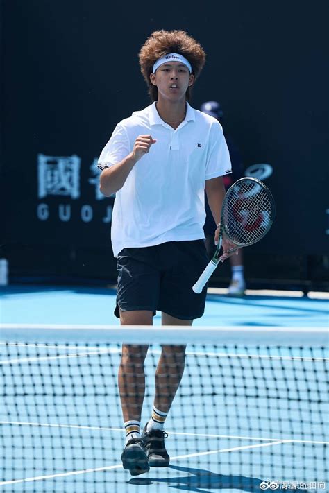 中国18岁网球新星包揽双冠，世界排名再创新高