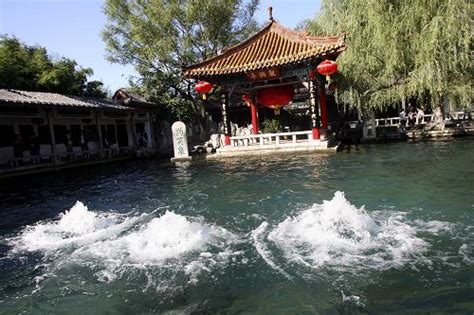 济南趵突泉水位突破30米 创44年来最高记录