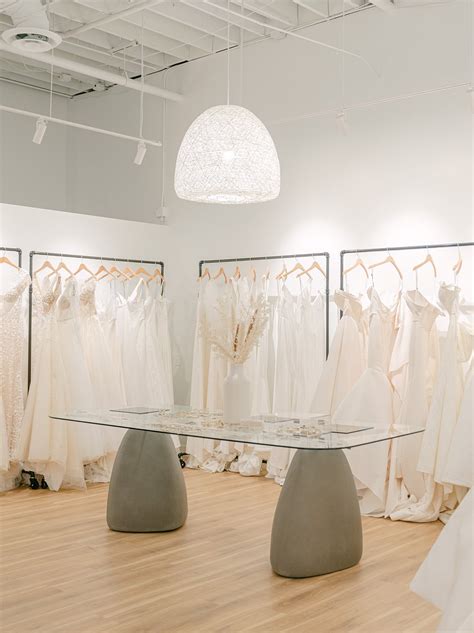 What is an Off-The-Rack Wedding Dress Appointment at anna bé｜anna bé bridal boutique