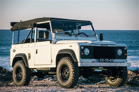 Auction Block: 1990 Land Rover Defender 90 | HiConsumption