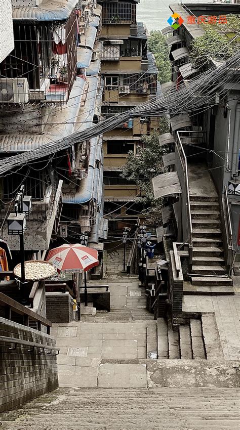 重庆有条最奇怪的街道，当地人过着民国的生活！