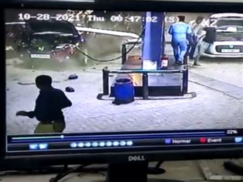 Blast in CNG pump refueling car in Bharuch, car blasts blown up