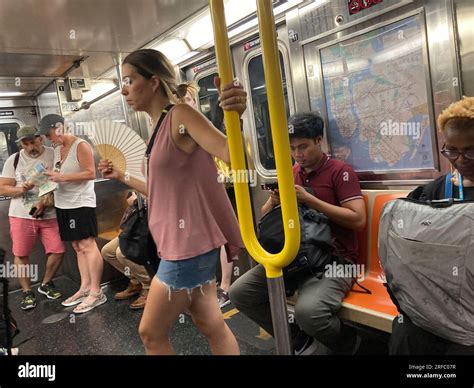 Hot weather city hi-res stock photography and images - Alamy