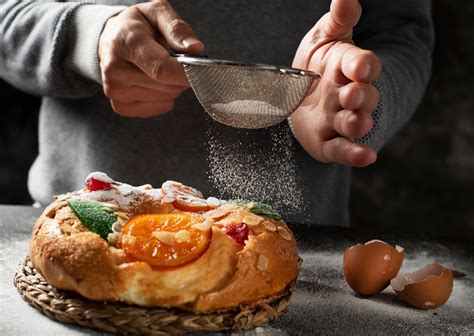 How To Make Authentic Roscón De Reyes, The Spanish Christmas Bread ...
