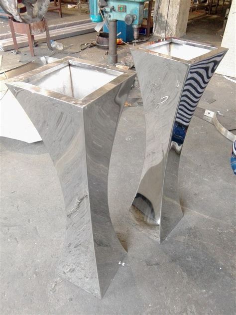 不锈钢花盆雕塑 (2)-宏通雕塑