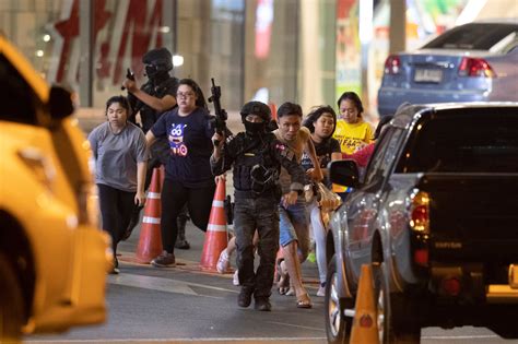 泰国枪击案致20死31伤 作案士兵仍藏身商场_杭州网