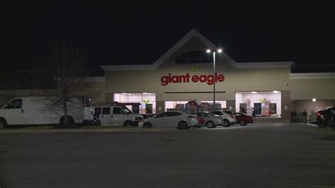 Man shot in parking lot at Giant Eagle store in Cleveland | wkyc.com