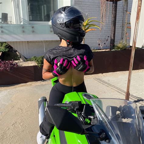 (@motomami.sarah) • Instagram photos and videos