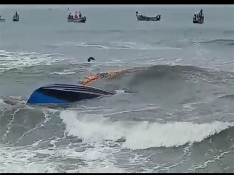 Four Kerala fishermen die as boat capsizes near Kollam
