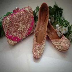 Punjabi Jutti and Fulkari Dupatta Manufacturer | Saluja Punjabi Jutti ...