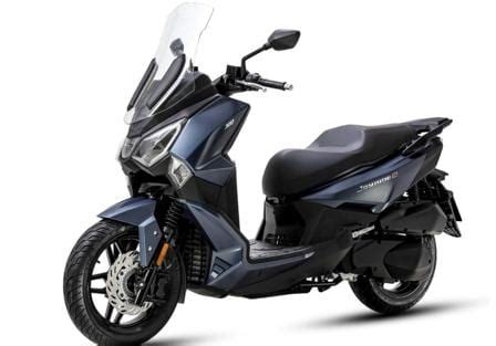 Sym Joyride 300, la prova del nuovo scooter con la pedana piatta - Il ...