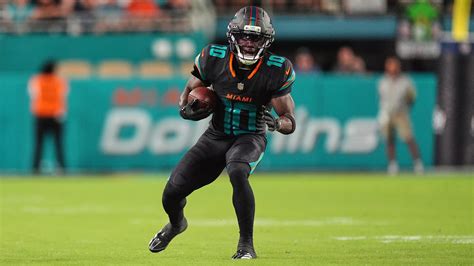 Tiger Woods Has Surgery for Back Injury to Address Collapsed Disc ...